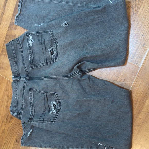 American Eagle High Rise Mom Jean (A6) - Picture 2 of 3